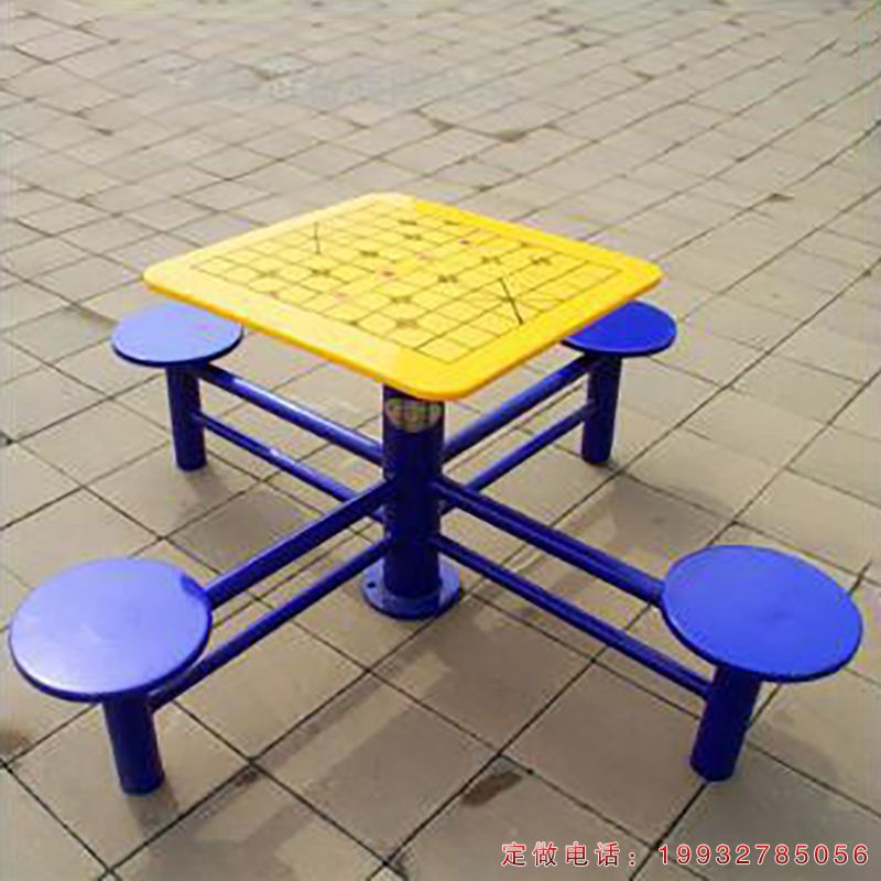 不锈钢棋盘雕塑（1）