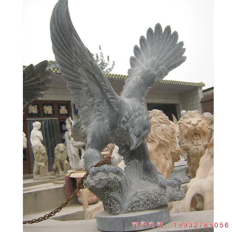 公园老鹰展翅动物石雕（1）