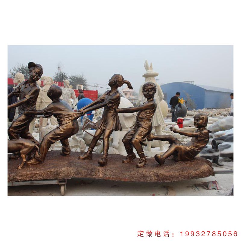 步行街拔萝卜民俗人物铜雕（2）