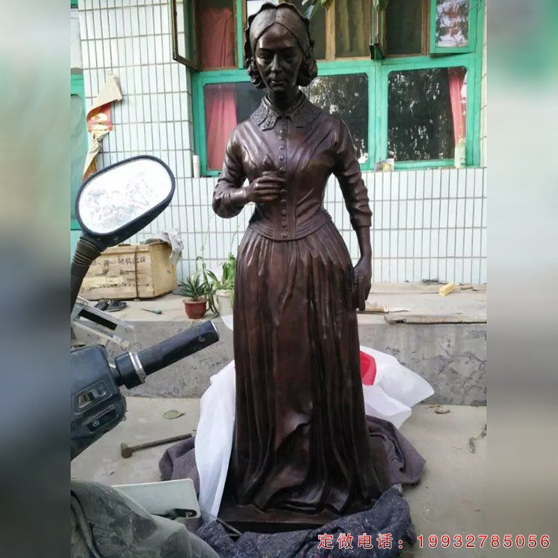 城市护士南丁格尔人物铜雕（1）