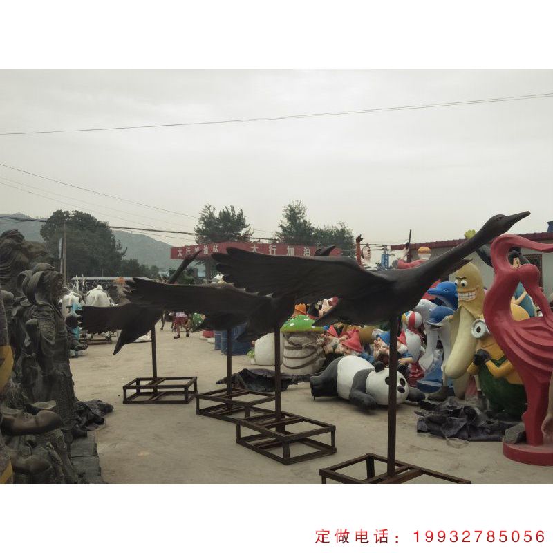 小区大雁动物铜雕（1）