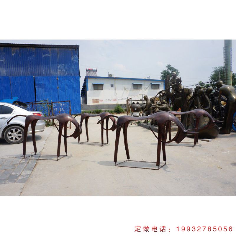 景区抽象羊动物铜雕（1）