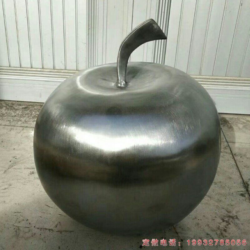 草坪不锈钢苹果景观雕塑（1）