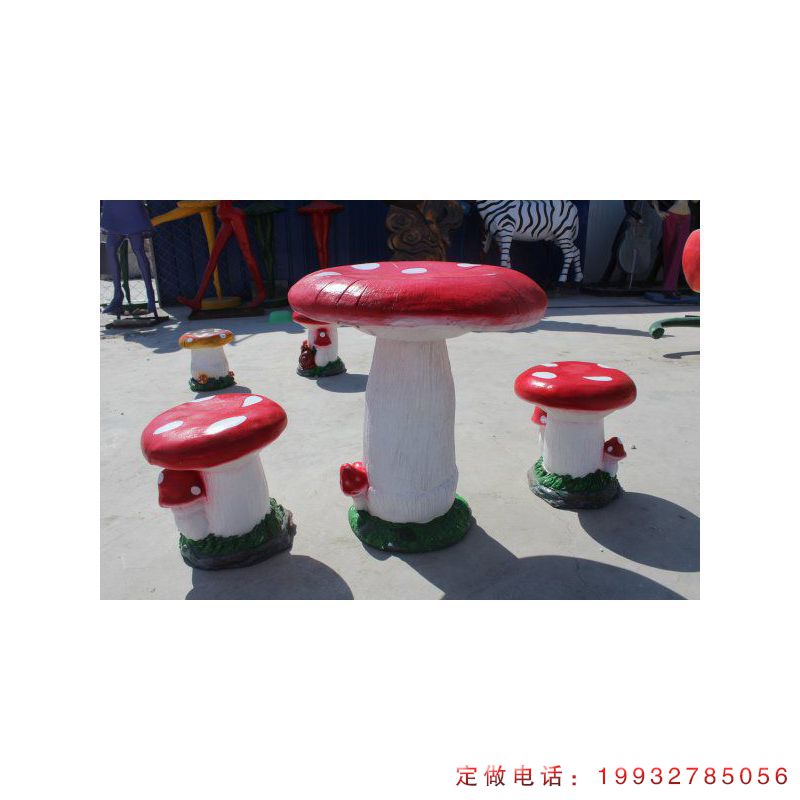 酒店玻璃钢桌凳景观雕塑（2）