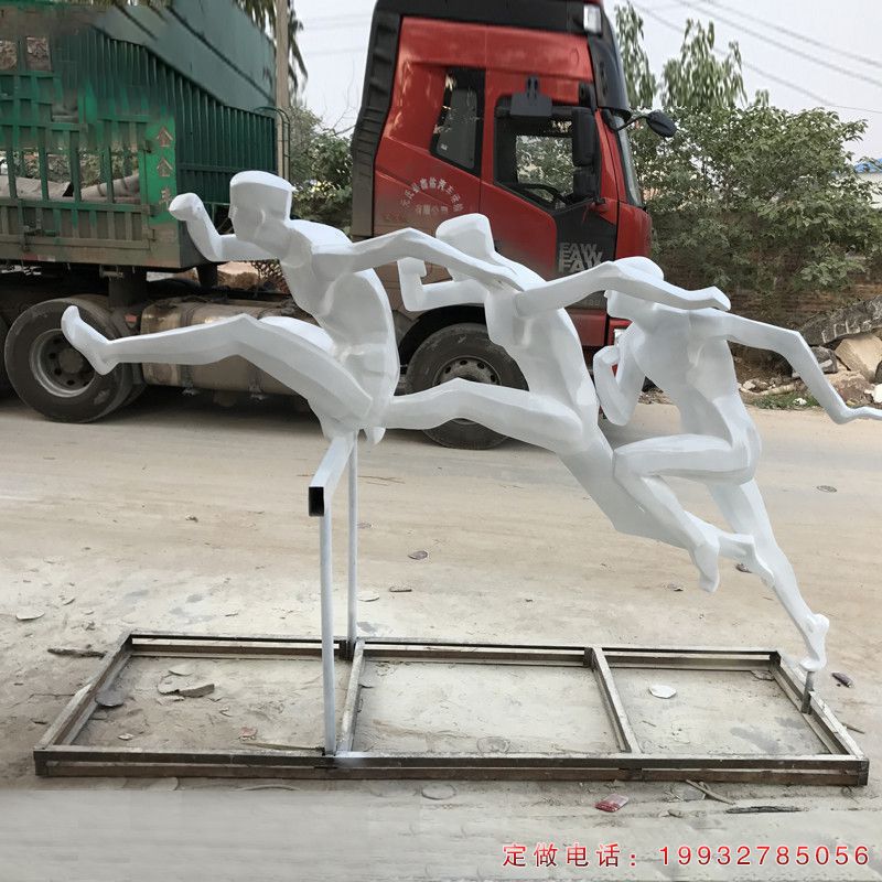 城市不锈钢跨栏人物雕塑（2）