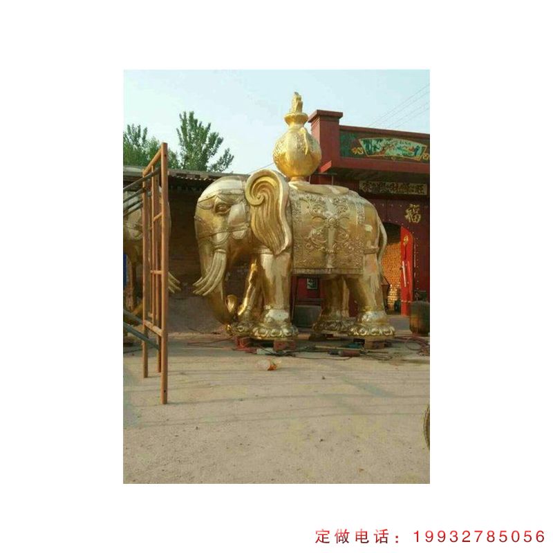 大象铜雕像