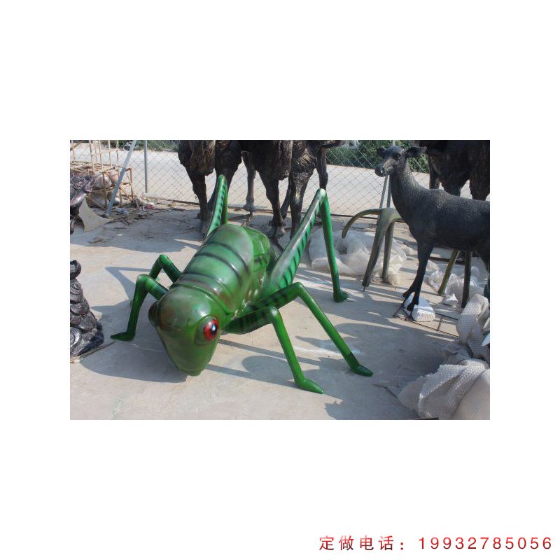 步行街玻璃钢蝈蝈动物雕塑（1）