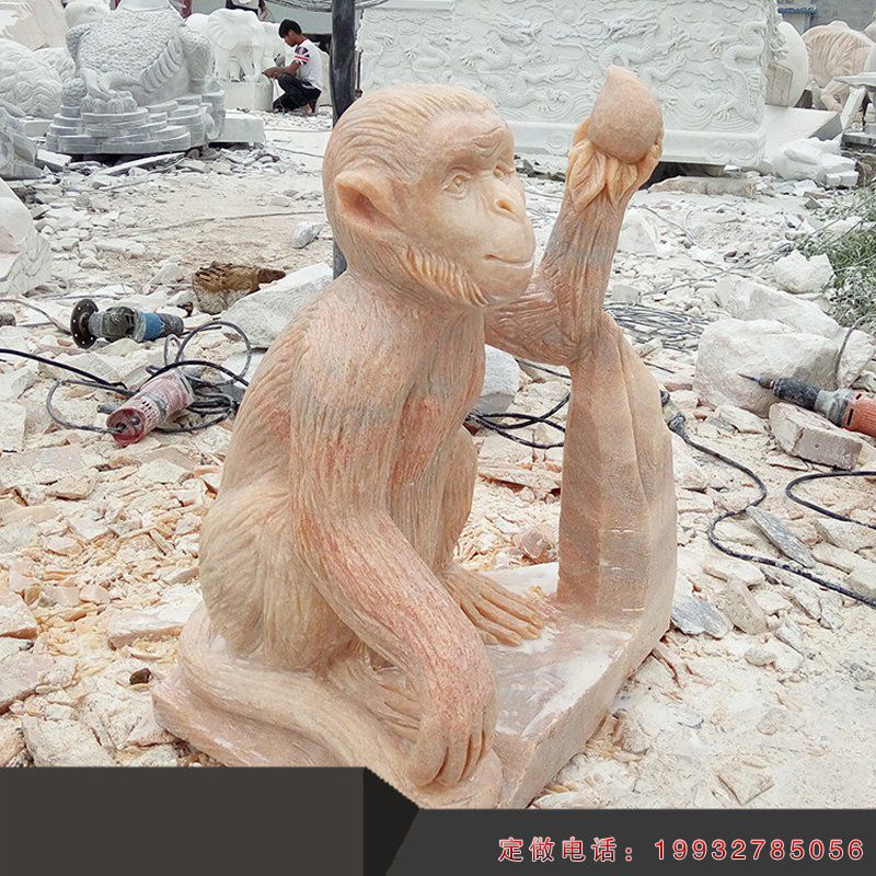 草坪晚霞红猴子动物石雕（1）