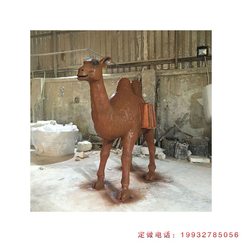广场玻璃钢骆驼动物雕塑（2）
