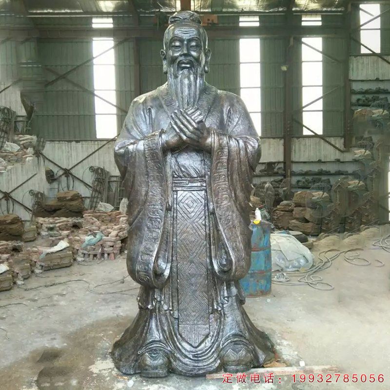 小区老子人物铜雕（1）