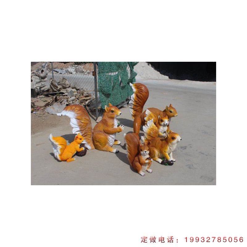 商场玻璃钢松鼠动物雕塑（1）