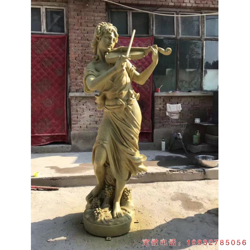 街道西方人物铜雕（1）