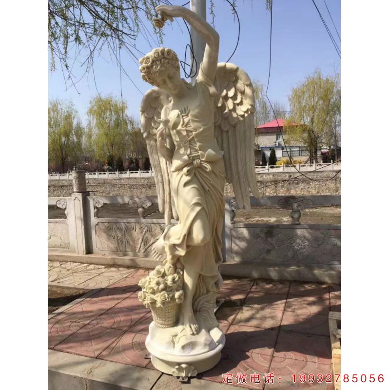 草坪人物天使石雕（2）