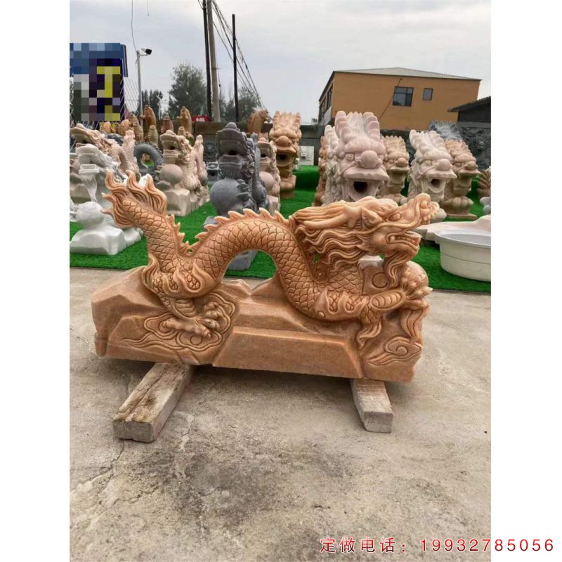 广场动物龙石雕（1）